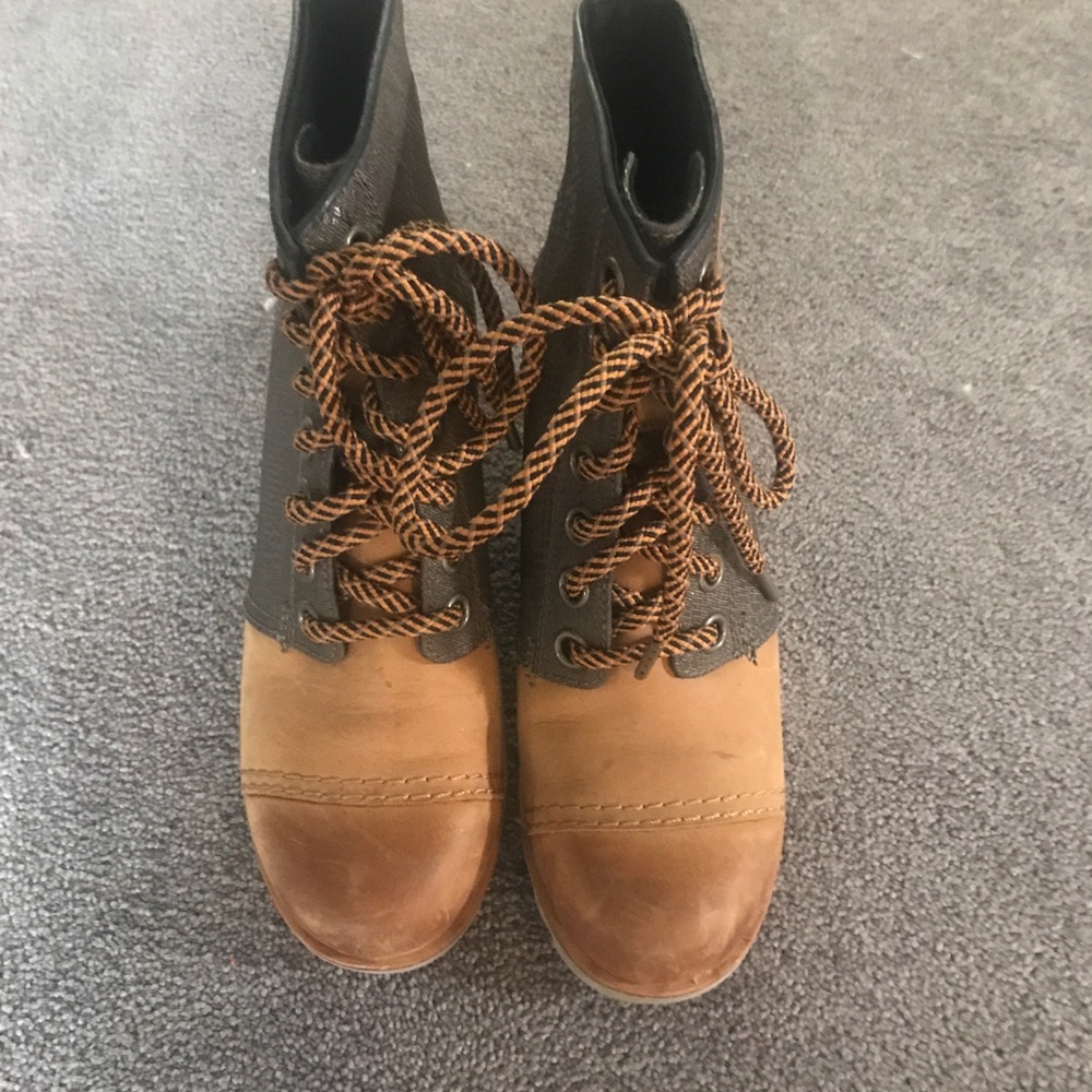Sorel Women’s waterproof PDX Wedge lace up
